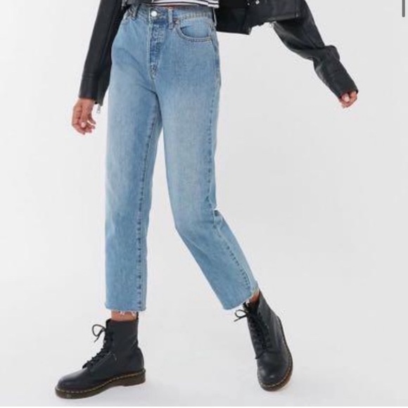 BDG Denim - UO BDG Mom High Rise Distressed Jeans